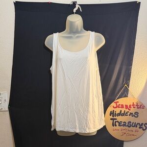 💥NI💥 Chico's Classic White Tank Top